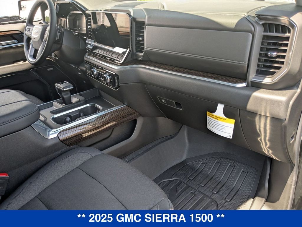 Vehicle image 17 of 39