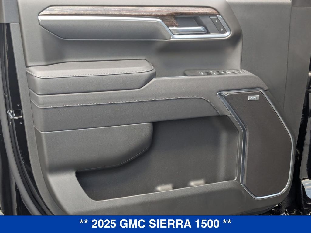 Vehicle image 27 of 39