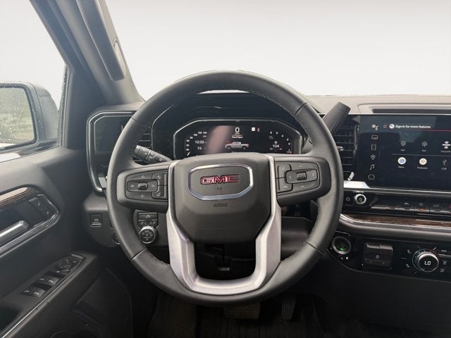 Vehicle image 22 of 32