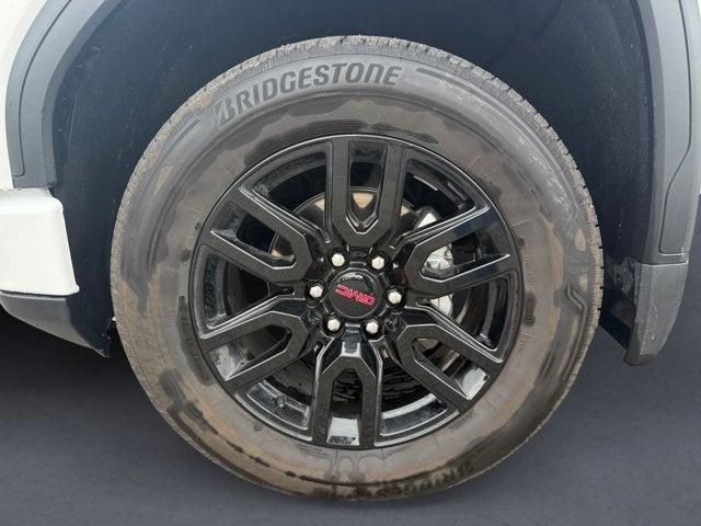 Vehicle image 13 of 32