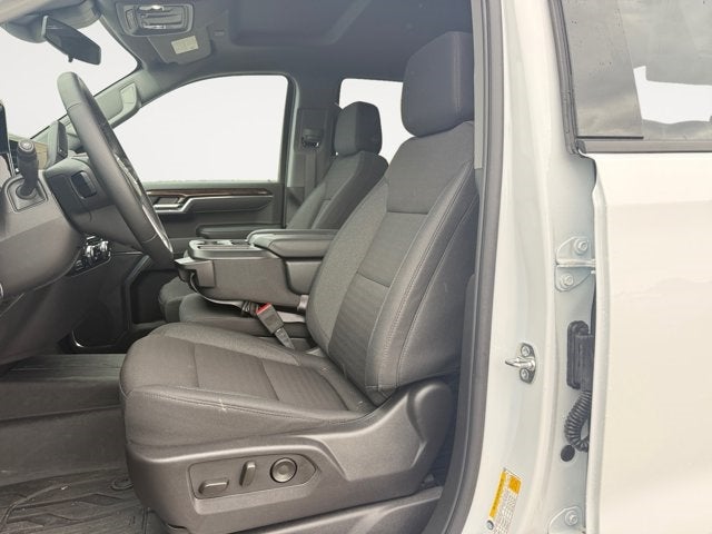Vehicle image 15 of 32