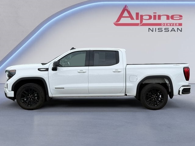 Vehicle image 10 of 32