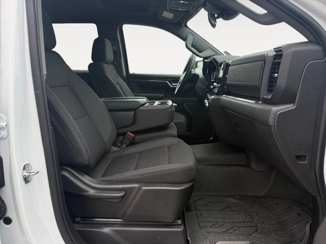 Vehicle image 18 of 32