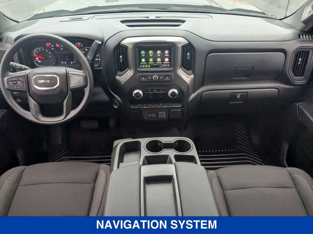 Vehicle image 17 of 40