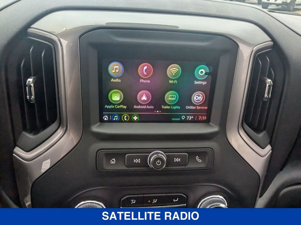 Vehicle image 22 of 40