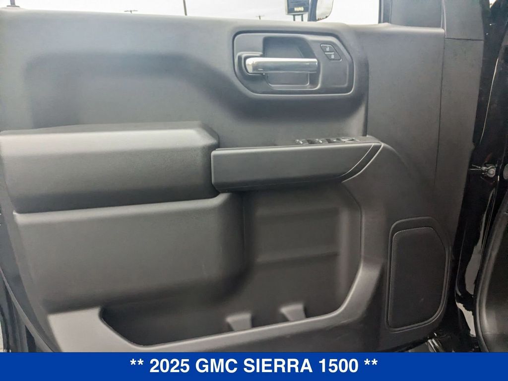 Vehicle image 25 of 40