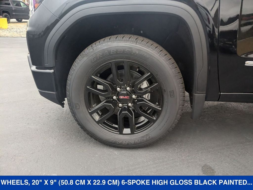 Vehicle image 10 of 40