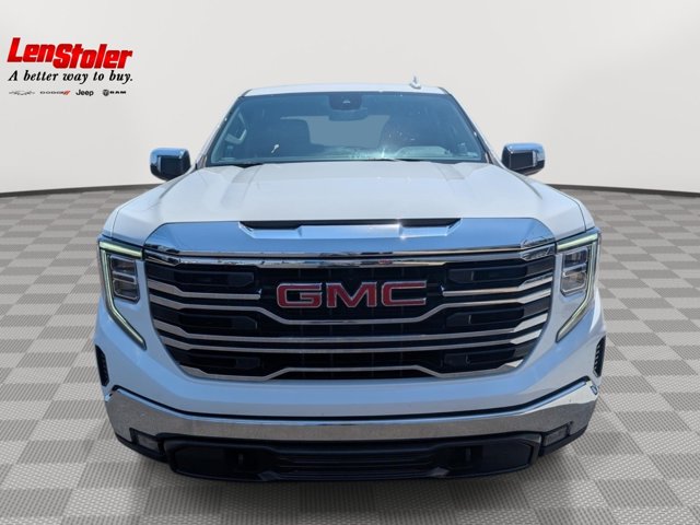 2025 GMC Sierra 1500 SLT Image 2 of 29