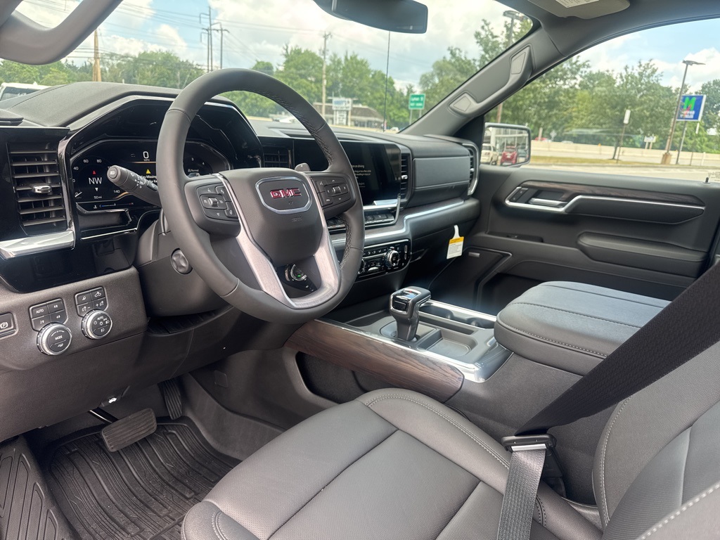 Vehicle image 14 of 26