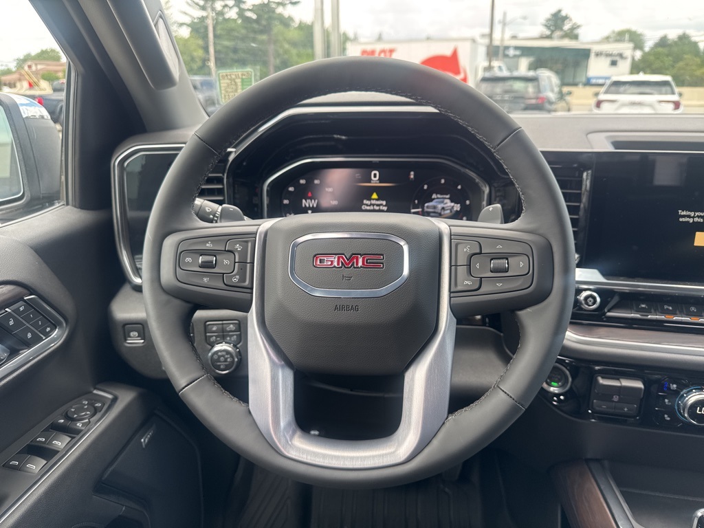 Vehicle image 15 of 26