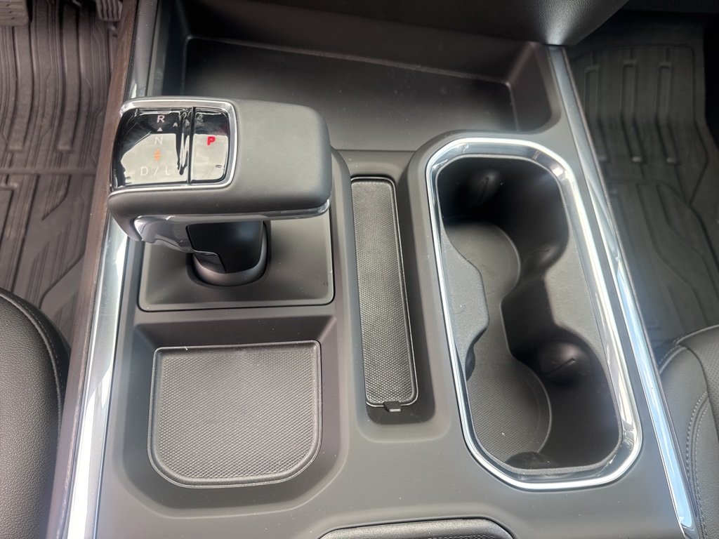 Vehicle image 19 of 26