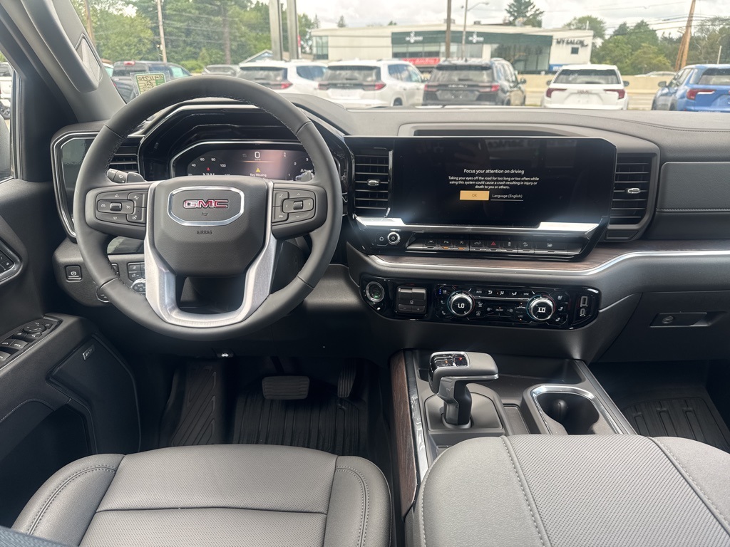 Vehicle image 13 of 26