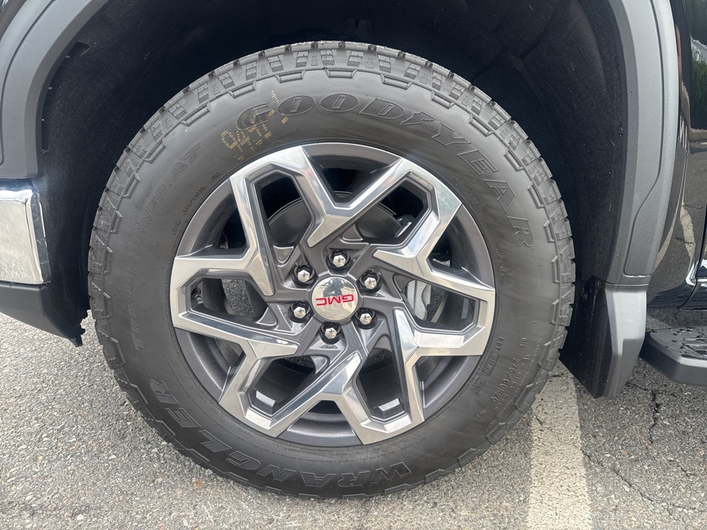 Vehicle image 8 of 26