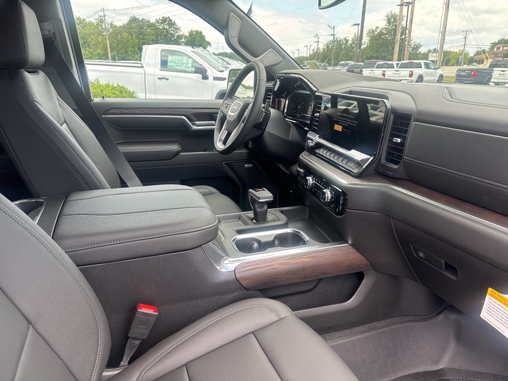 Vehicle image 25 of 26