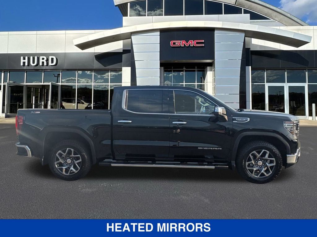 Vehicle image 4 of 44