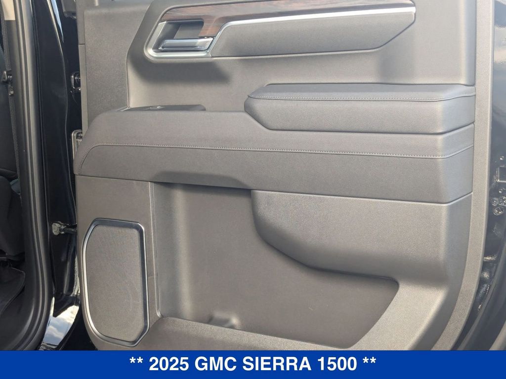 Vehicle image 41 of 44