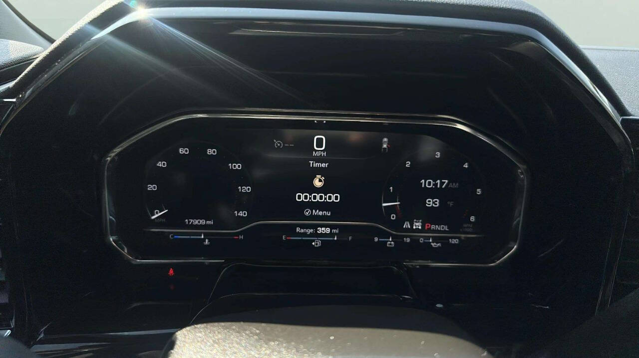 2025 GMC Sierra 1500 SLT Image 11 of 13