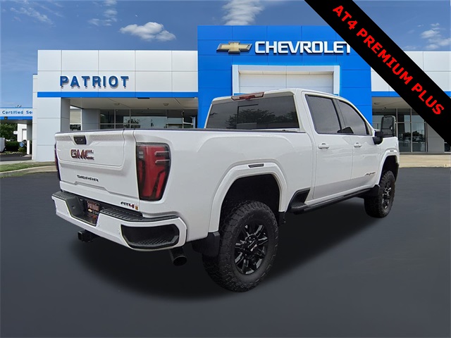 2025 GMC Sierra 2500HD AT4 Image 4 of 36
