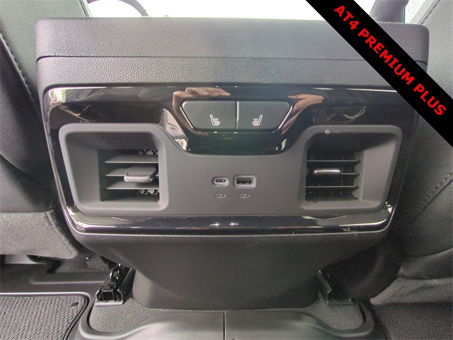 2025 GMC Sierra 2500HD AT4 Image 30 of 36