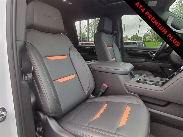2025 GMC Sierra 2500HD AT4 Image 12 of 36