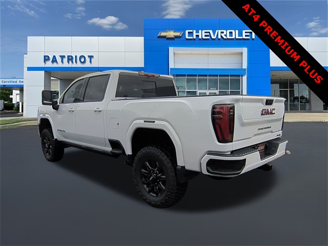 2025 GMC Sierra 2500HD AT4 Image 8 of 36