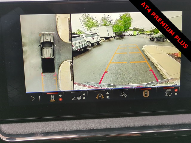 2025 GMC Sierra 2500HD AT4 Image 23 of 36