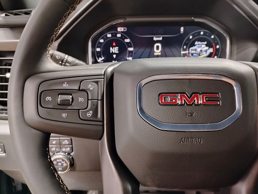 Vehicle image 31 of 43