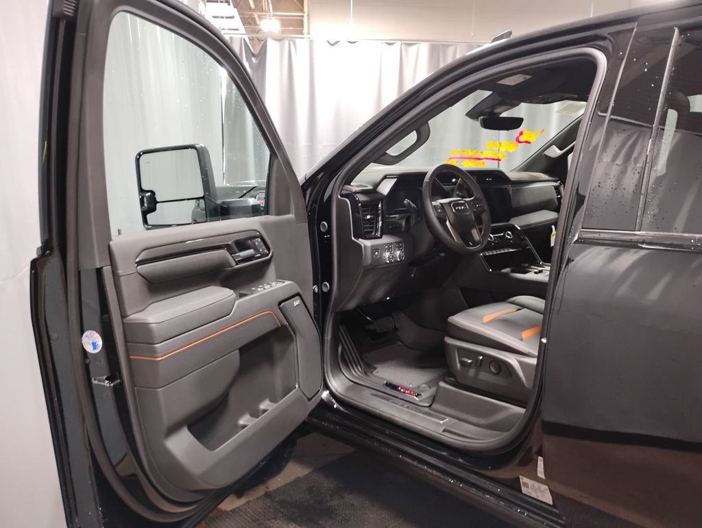 Vehicle image 16 of 43