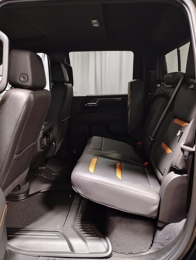 Vehicle image 20 of 43