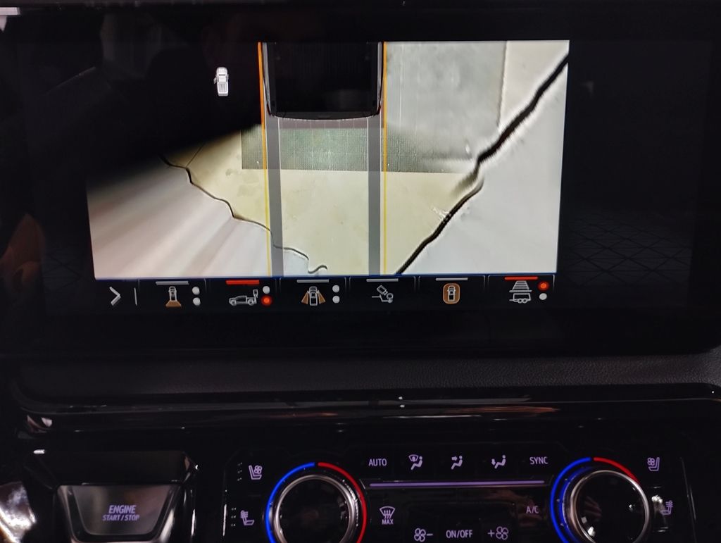 Vehicle image 36 of 43