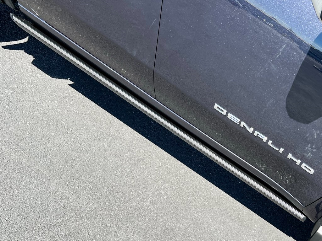 2025 GMC Sierra 2500HD Denali Ultimate Image 30 of 31
