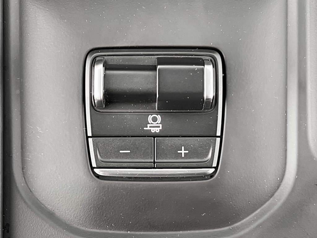 2025 GMC Sierra 2500HD Denali Ultimate Image 25 of 31