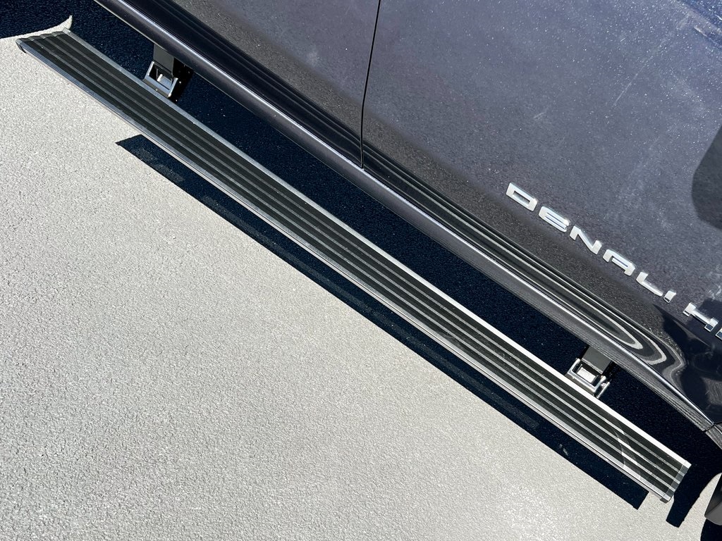 2025 GMC Sierra 2500HD Denali Ultimate Image 29 of 31