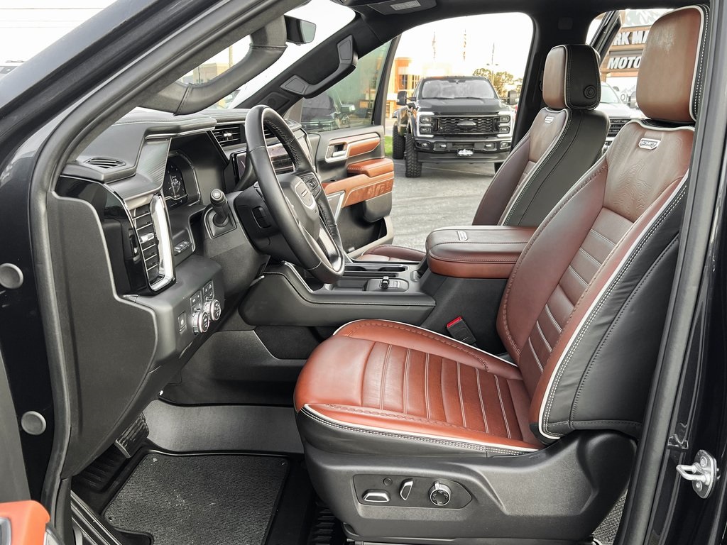 2025 GMC Sierra 2500HD Denali Ultimate Image 14 of 31