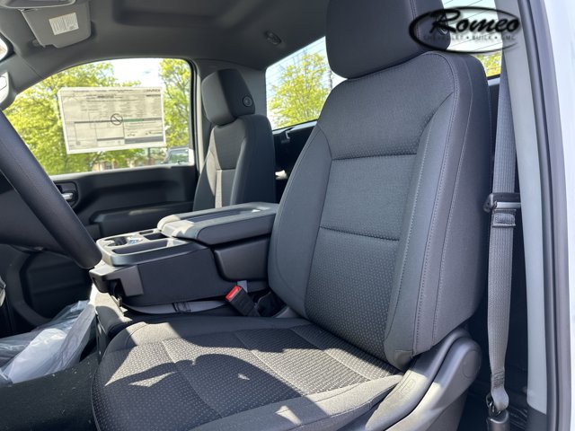 Vehicle image 13 of 26
