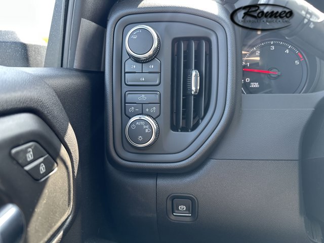 Vehicle image 24 of 26
