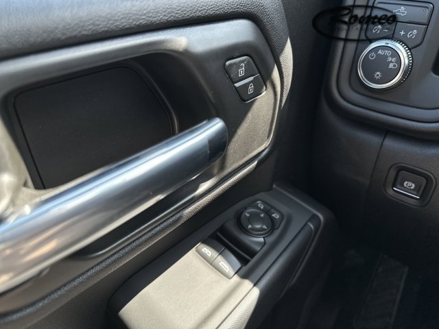 Vehicle image 19 of 26