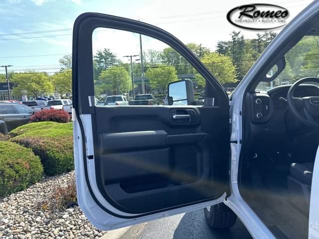 Vehicle image 23 of 26