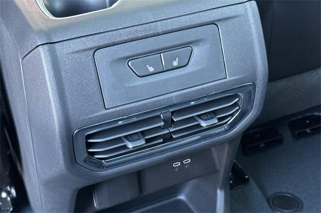 Vehicle image 14 of 41