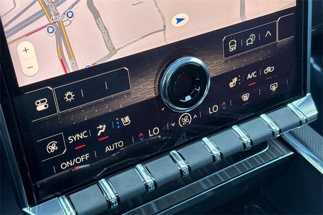 Vehicle image 24 of 41
