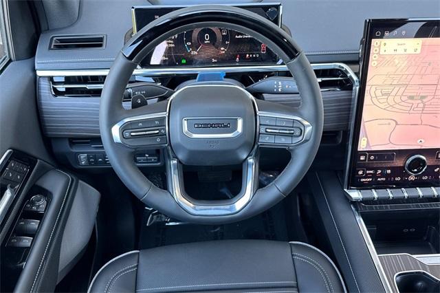 Vehicle image 16 of 41