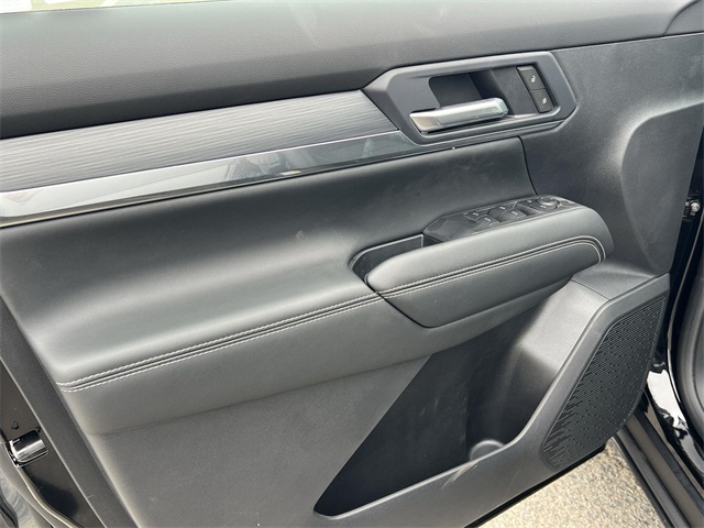 Vehicle image 10 of 26