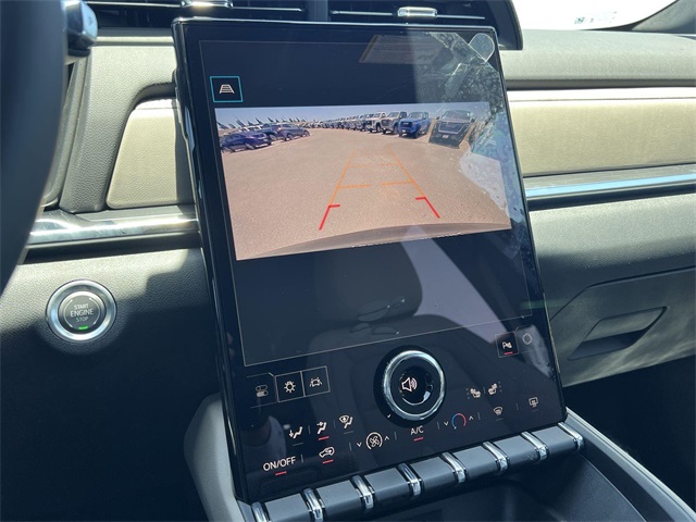Vehicle image 16 of 26