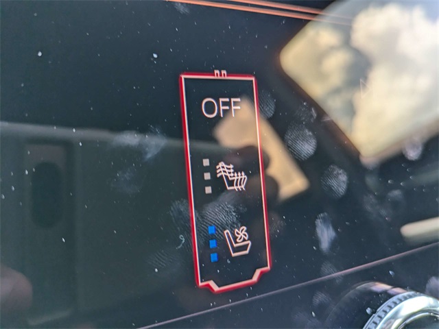 Vehicle image 26 of 34