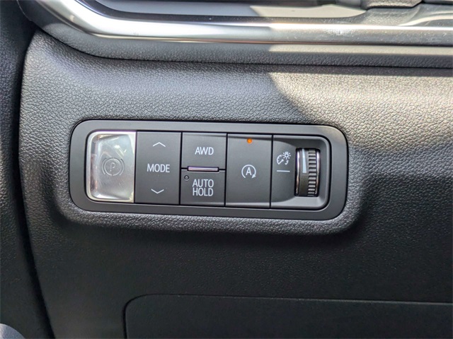 Vehicle image 28 of 34