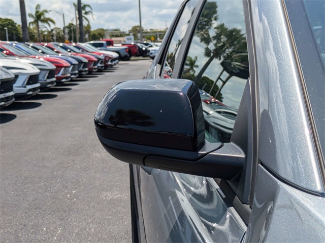 Vehicle image 12 of 34
