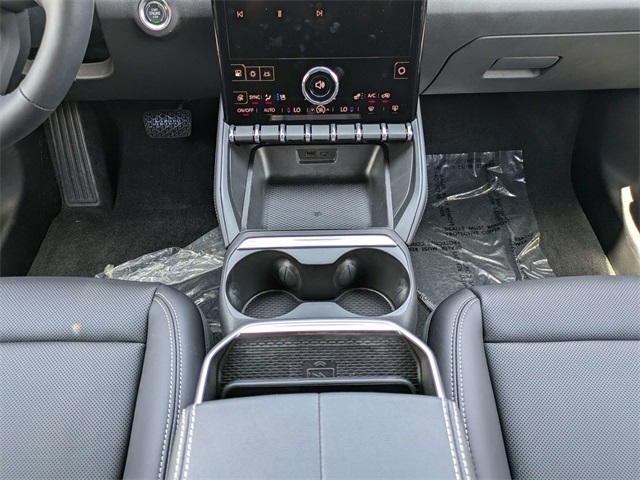 Vehicle image 20 of 34