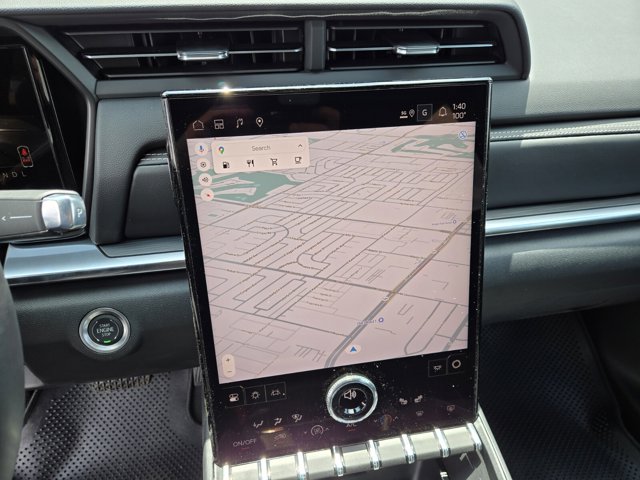 Vehicle image 11 of 24