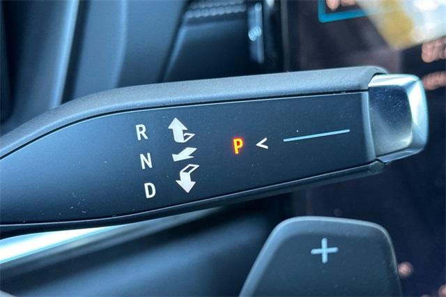 Vehicle image 19 of 23