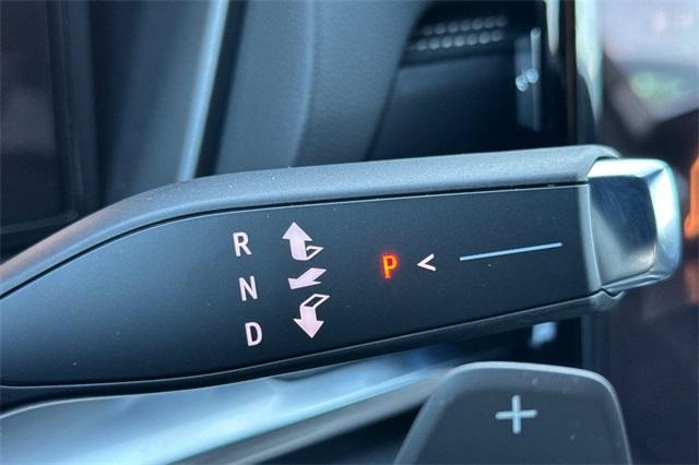 Vehicle image 19 of 23